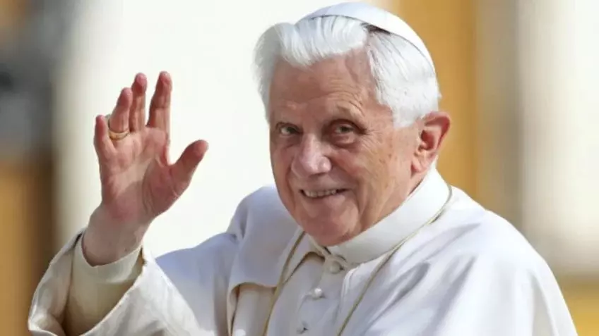 Ex-papa Bento XVI morre aos 95 anos em mosteiro do Vaticano